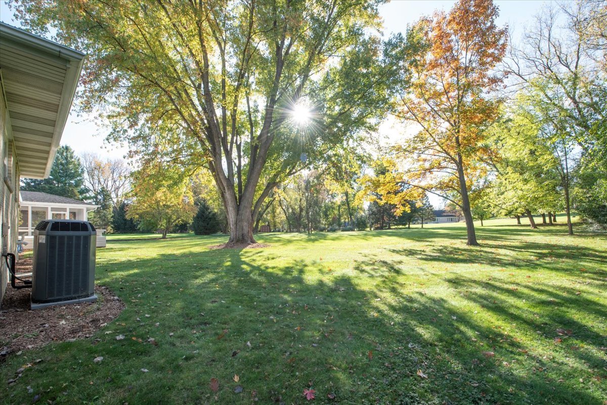 71 Flint Drive, Barrington, IL 60010