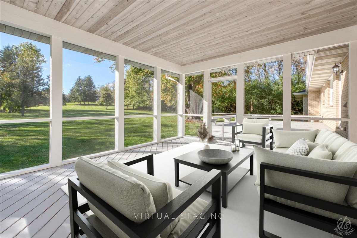 71 Flint Drive, Barrington, IL 60010