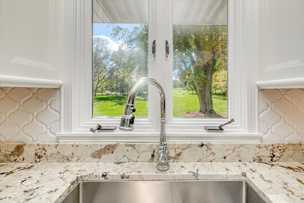 71 Flint Drive, Barrington, IL 60010