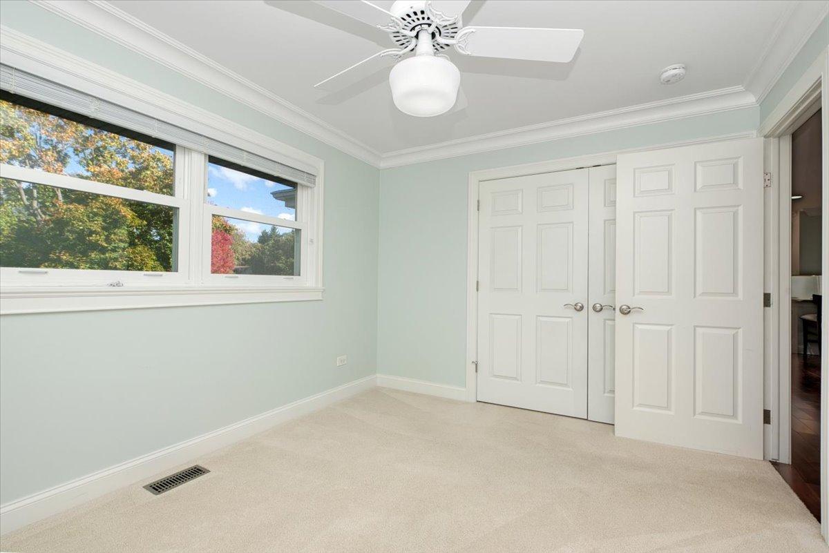 71 Flint Drive, Barrington, IL 60010