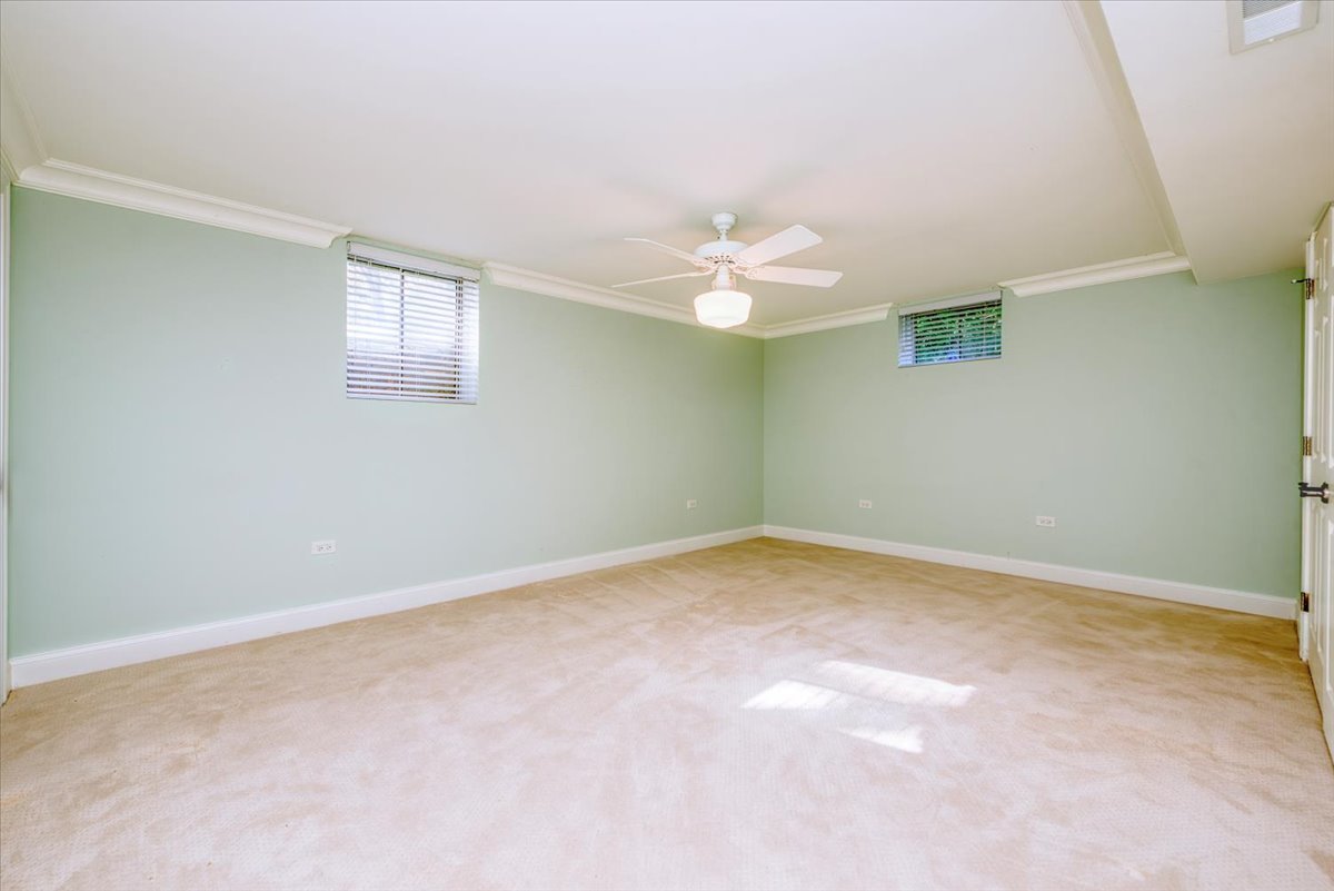 71 Flint Drive, Barrington, IL 60010