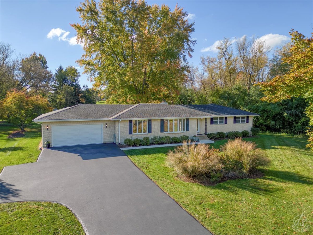 71 Flint Drive, Barrington, IL 60010