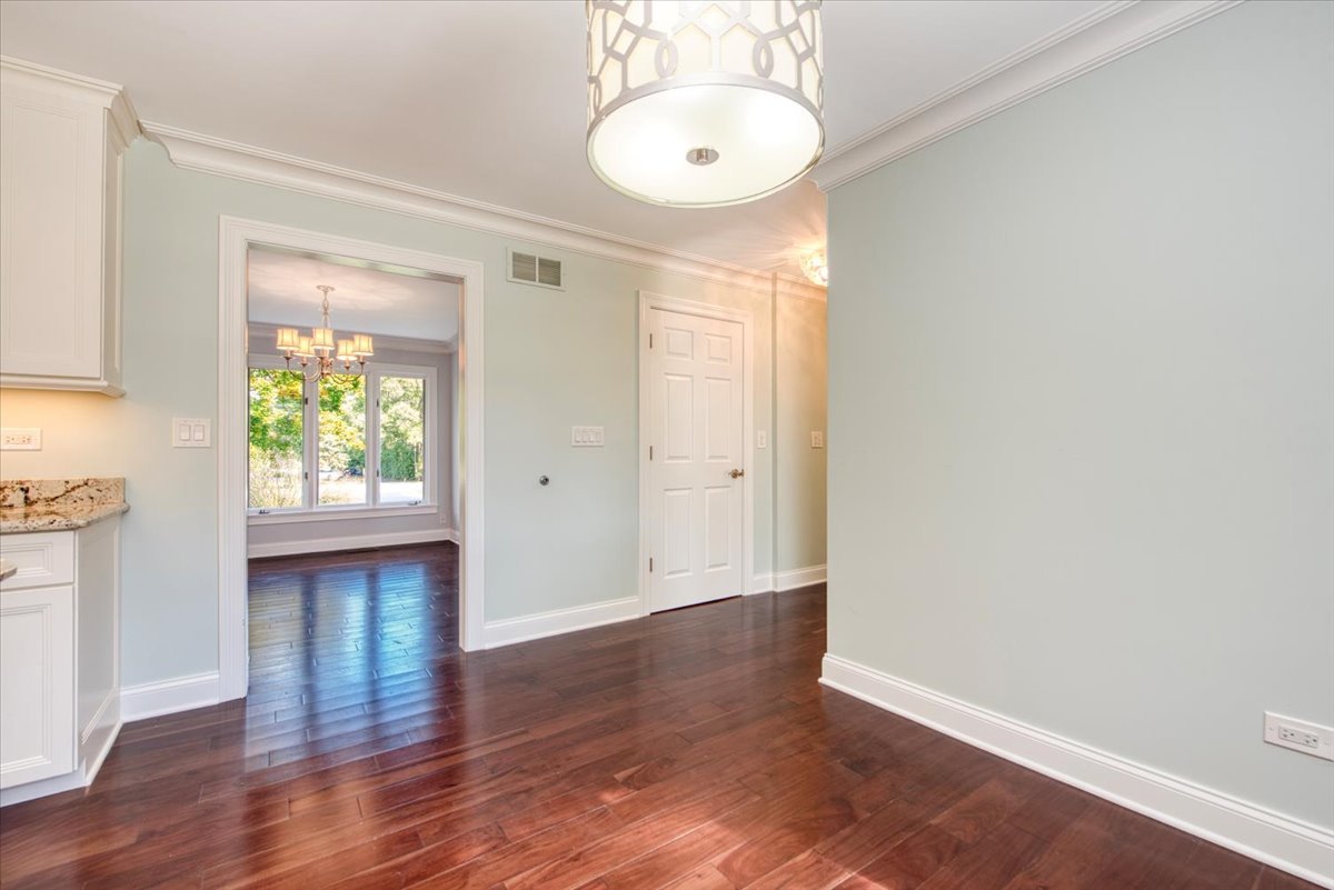 71 Flint Drive, Barrington, IL 60010