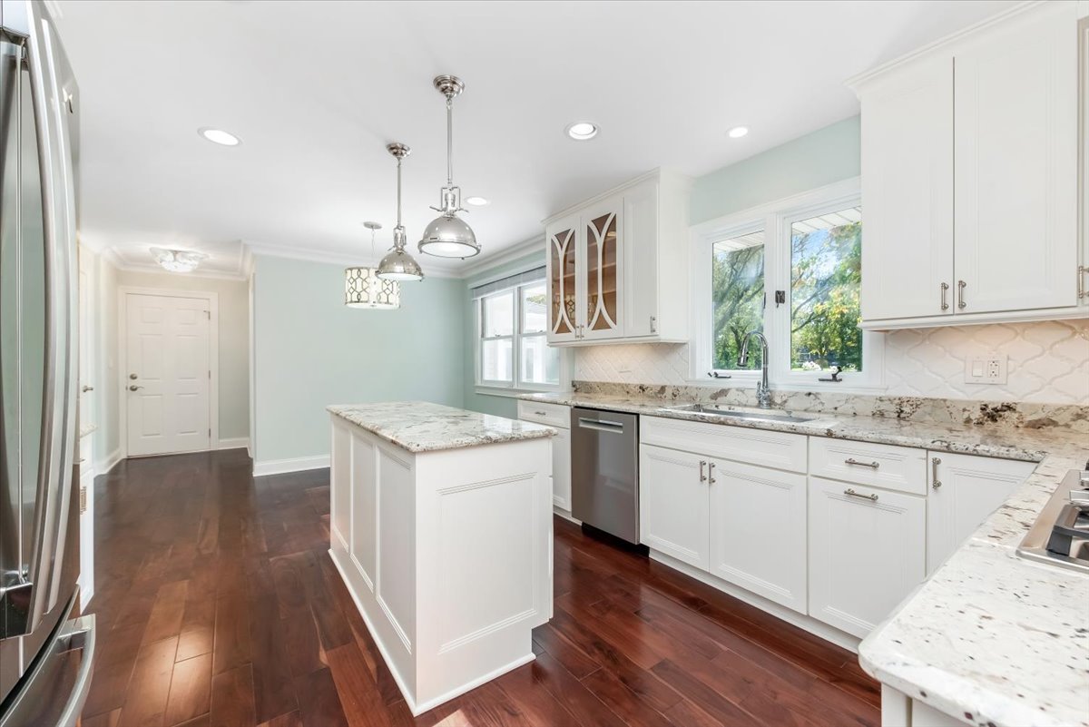 71 Flint Drive, Barrington, IL 60010