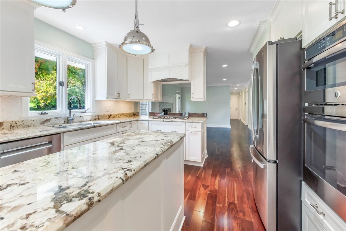 71 Flint Drive, Barrington, IL 60010