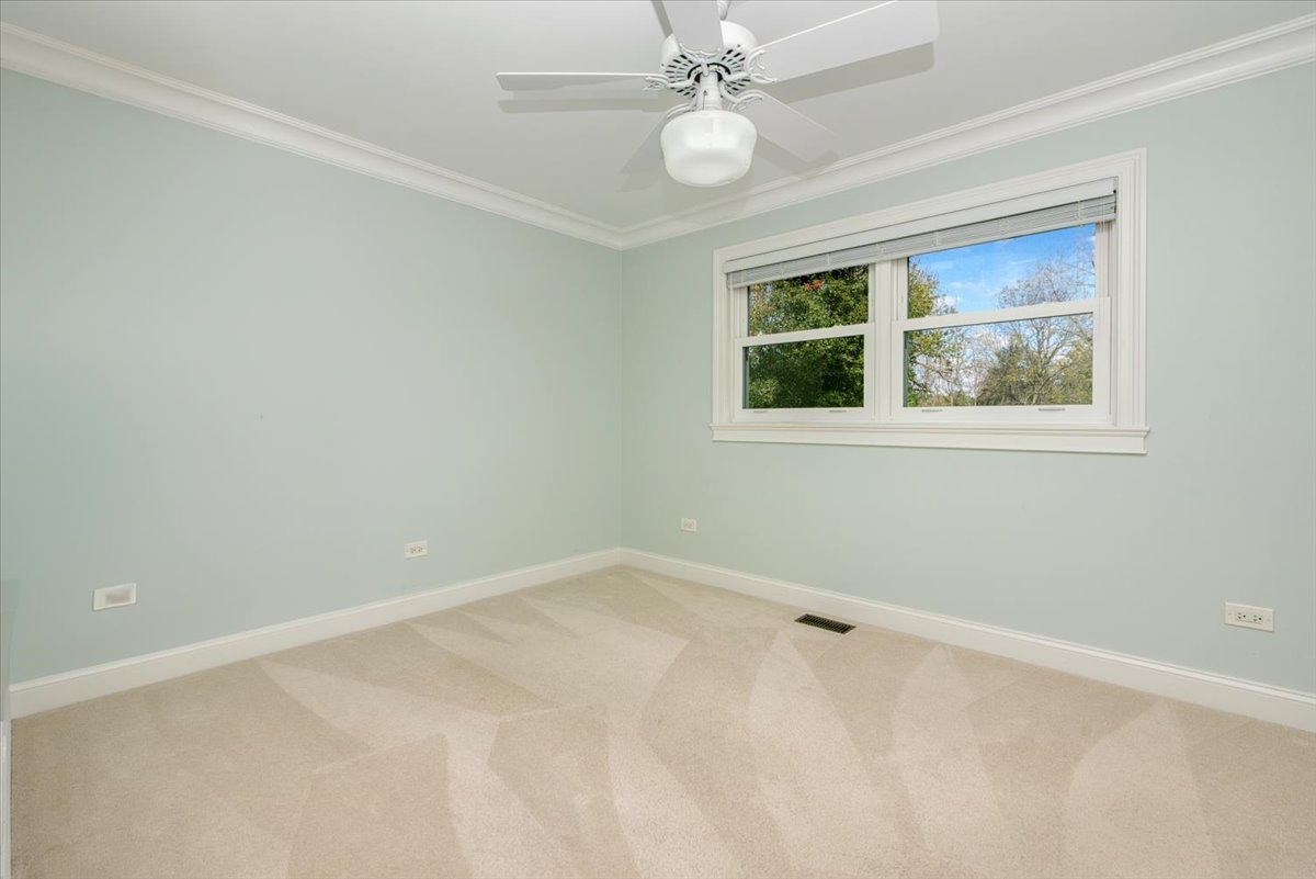 71 Flint Drive, Barrington, IL 60010