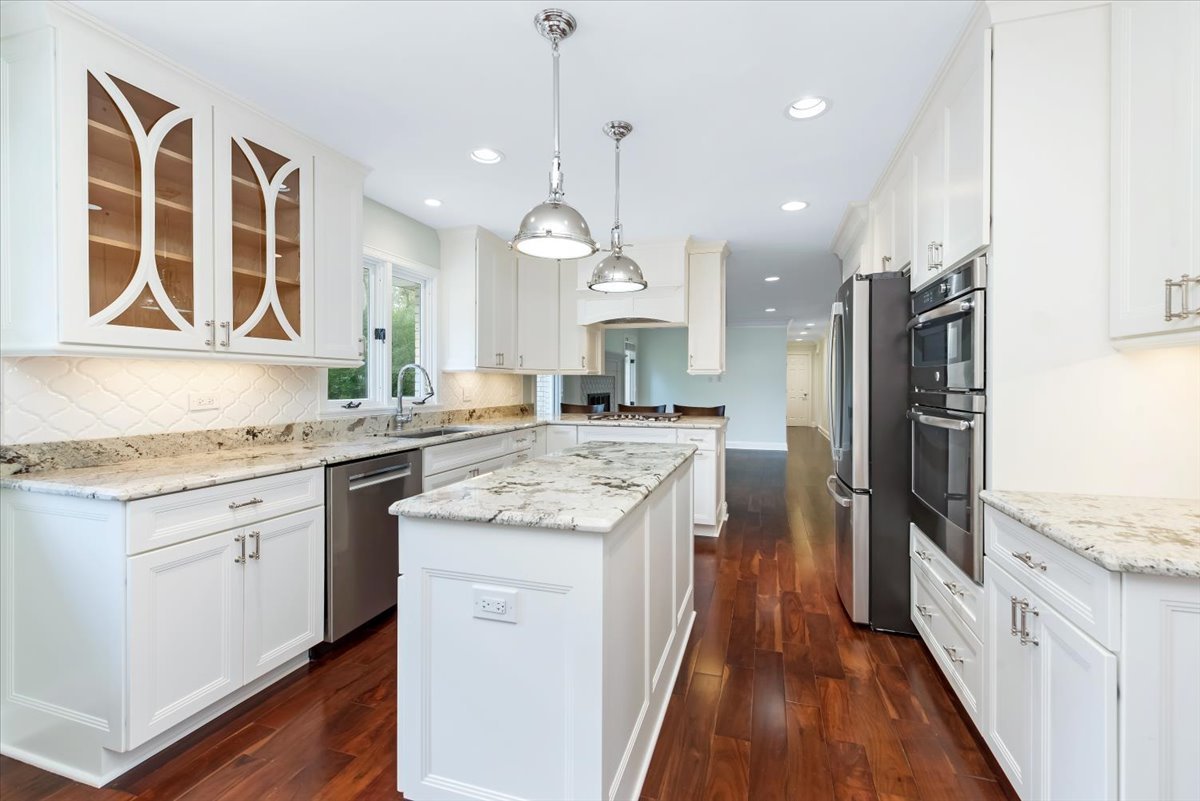 71 Flint Drive, Barrington, IL 60010