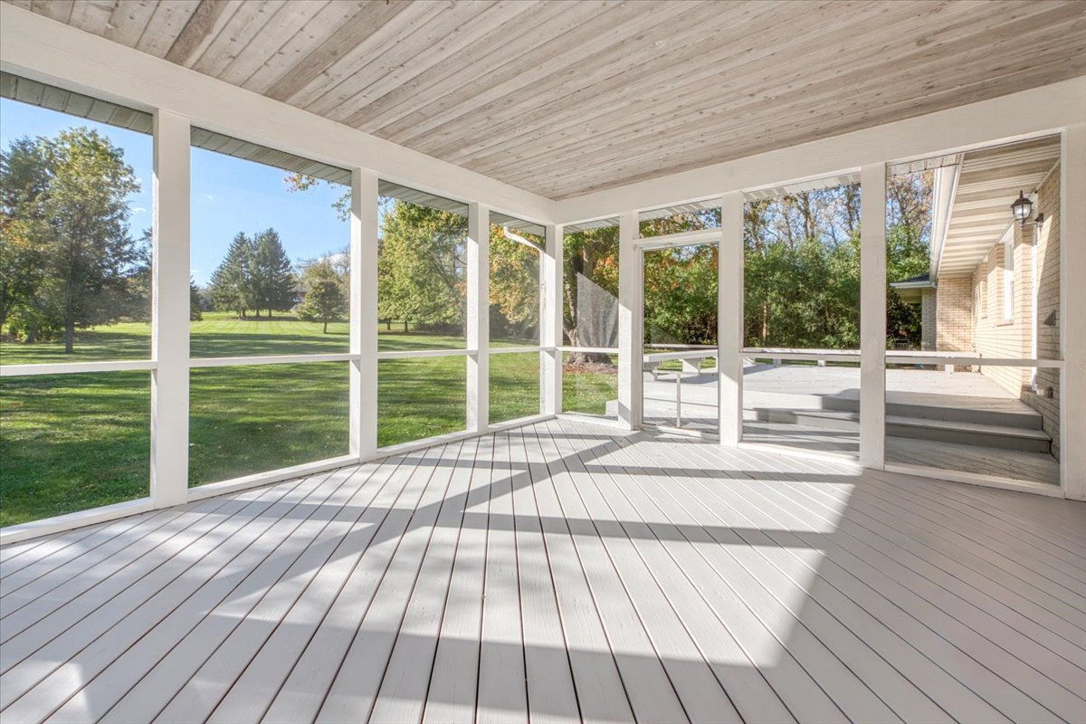 71 Flint Drive, Barrington, IL 60010