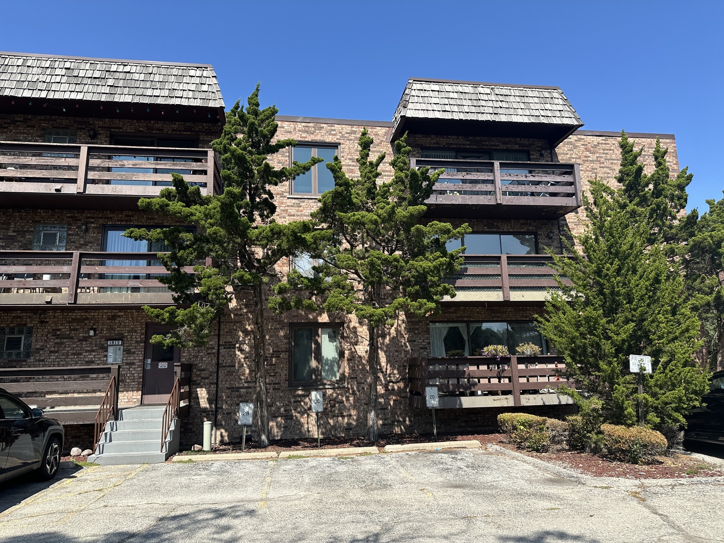 1815 Oakton Street #2A, Park Ridge, IL 60068