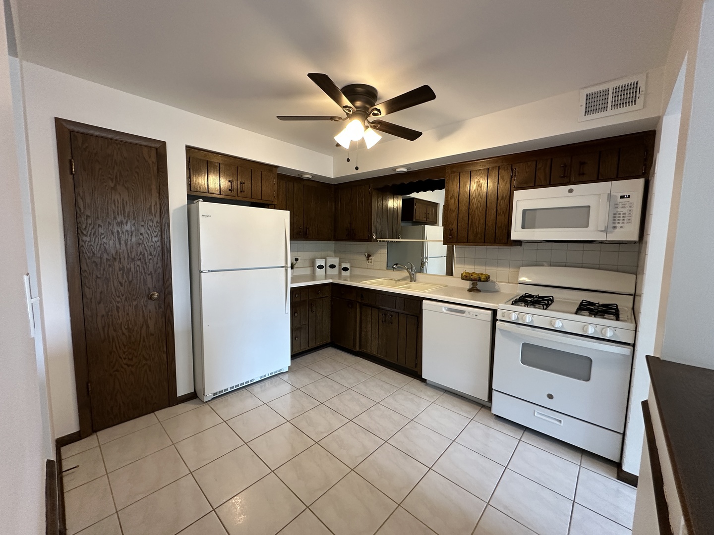1815 Oakton Street #2A, Park Ridge, IL 60068