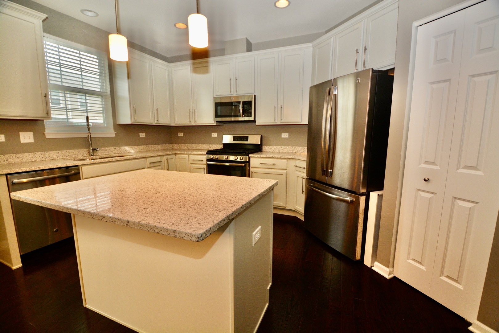 2953 Madison Drive #2953, Naperville, IL 60564