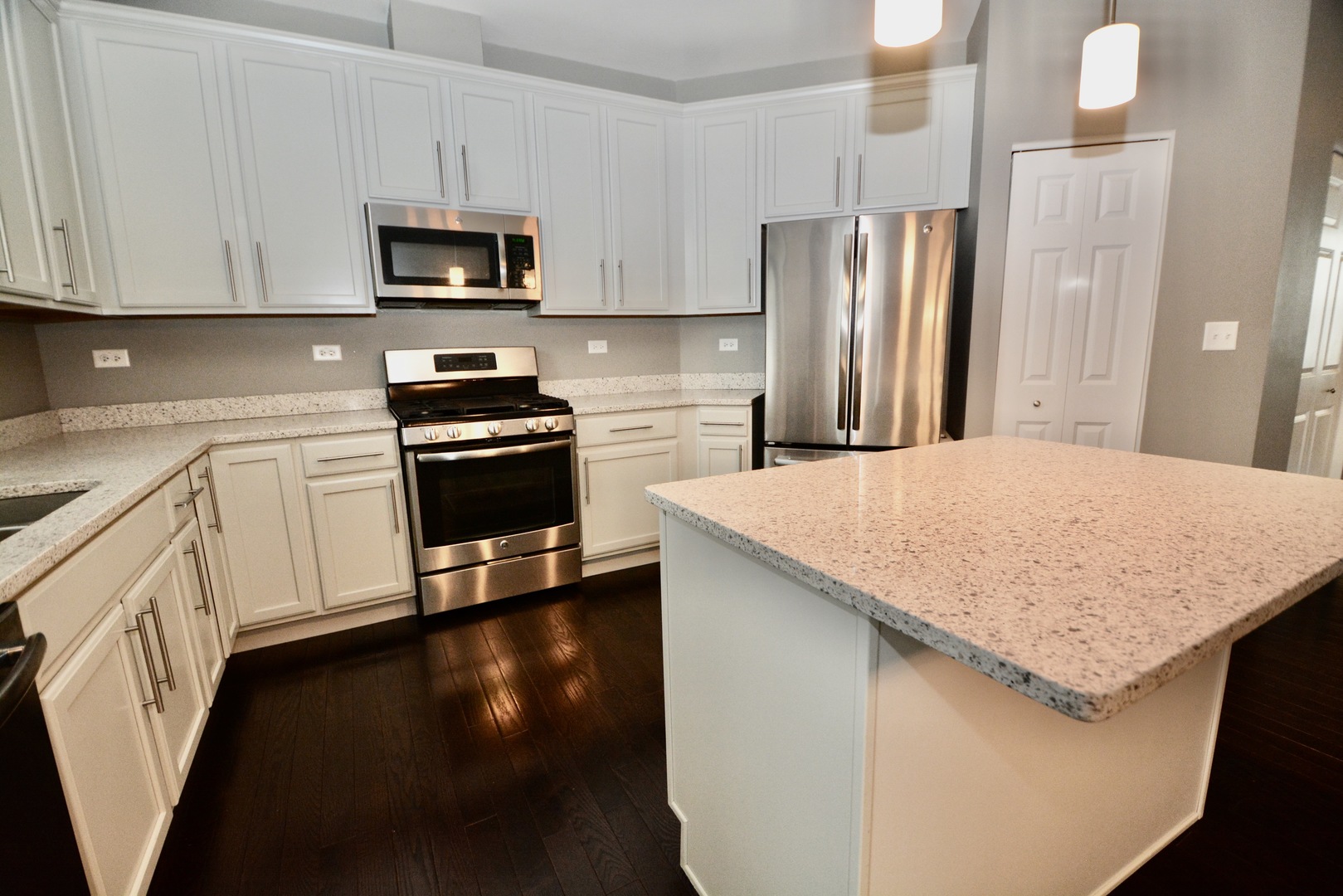 2953 Madison Drive #2953, Naperville, IL 60564