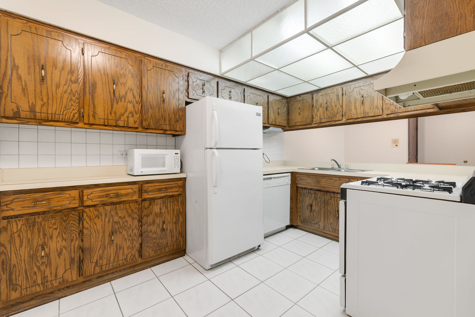 13635 Lamon Avenue #A21, Crestwood, IL 60418