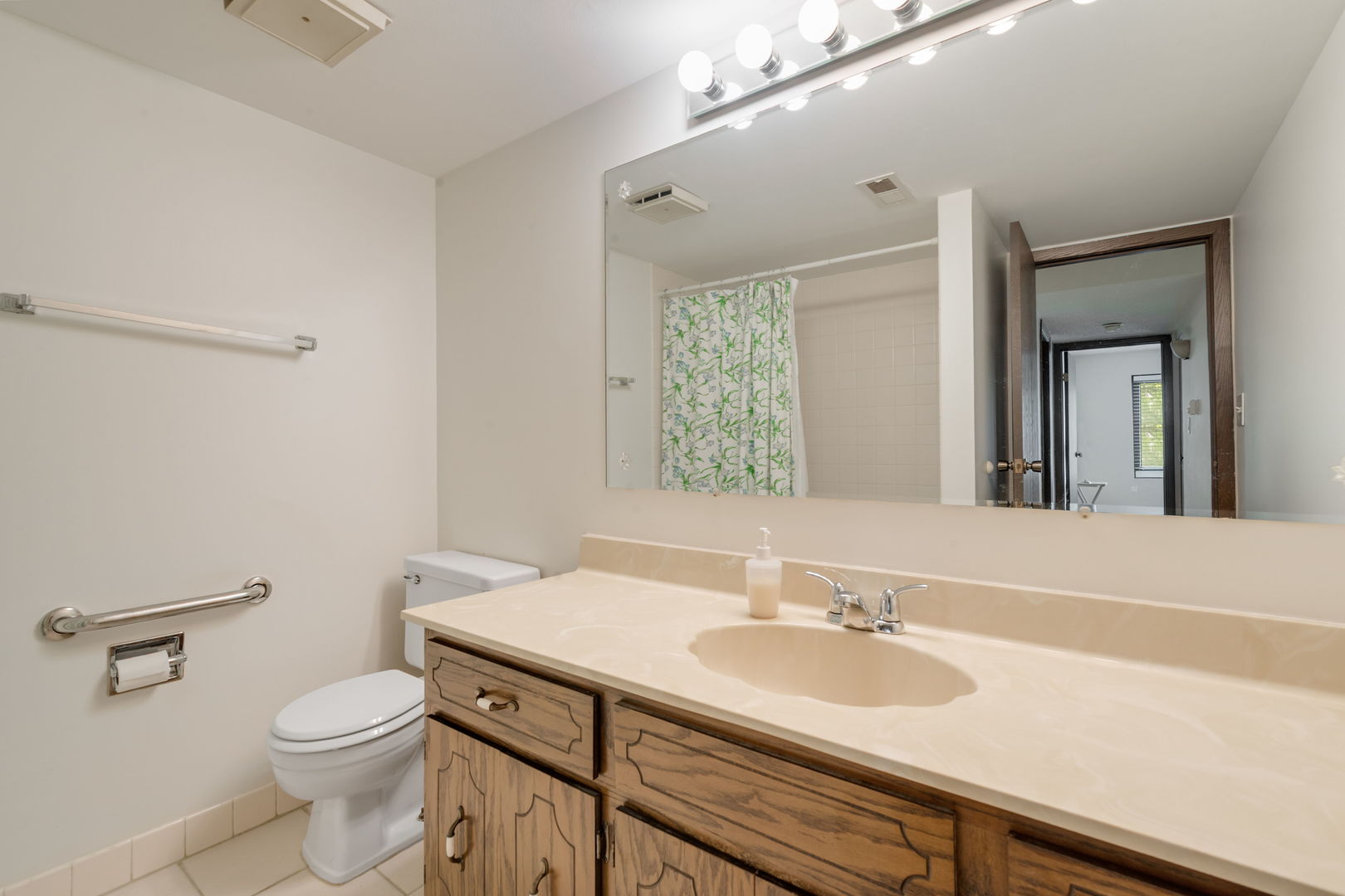 13635 Lamon Avenue #A21, Crestwood, IL 60418