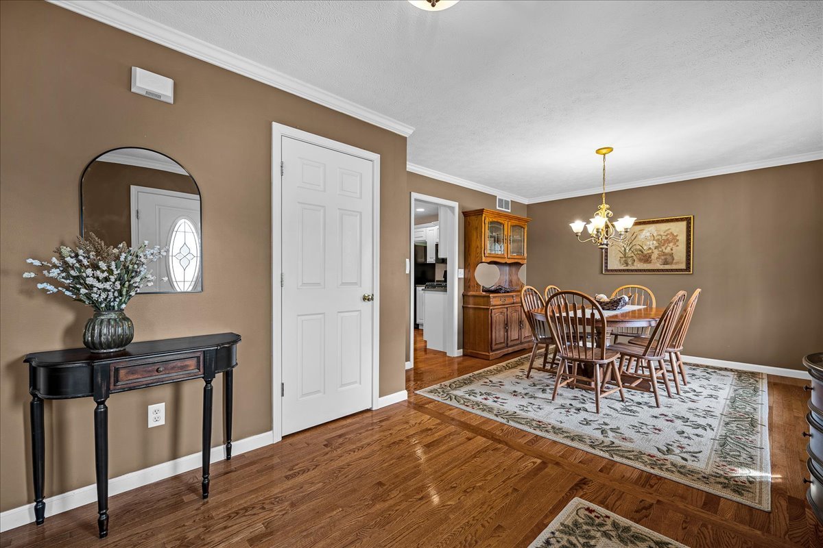 9 Willowbend Court, Bloomington, IL 61705