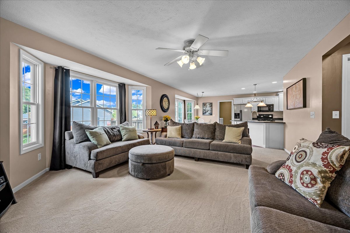 9 Willowbend Court, Bloomington, IL 61705