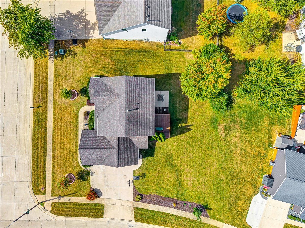 9 Willowbend Court, Bloomington, IL 61705