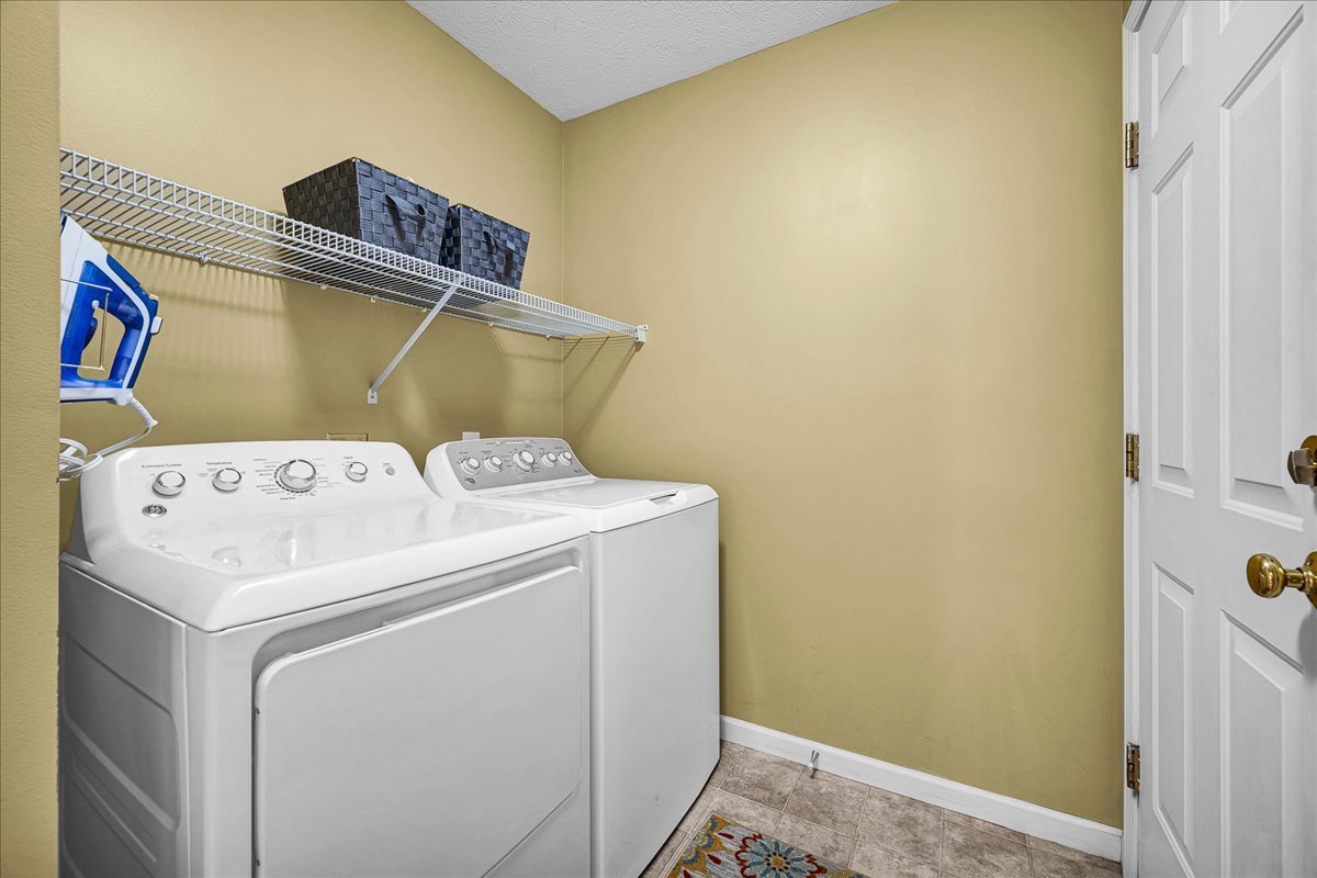 9 Willowbend Court, Bloomington, IL 61705