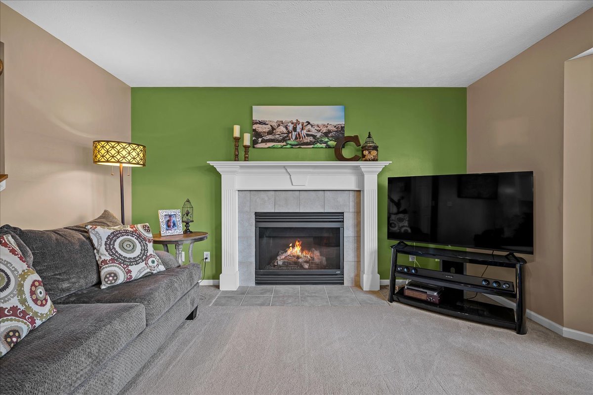 9 Willowbend Court, Bloomington, IL 61705