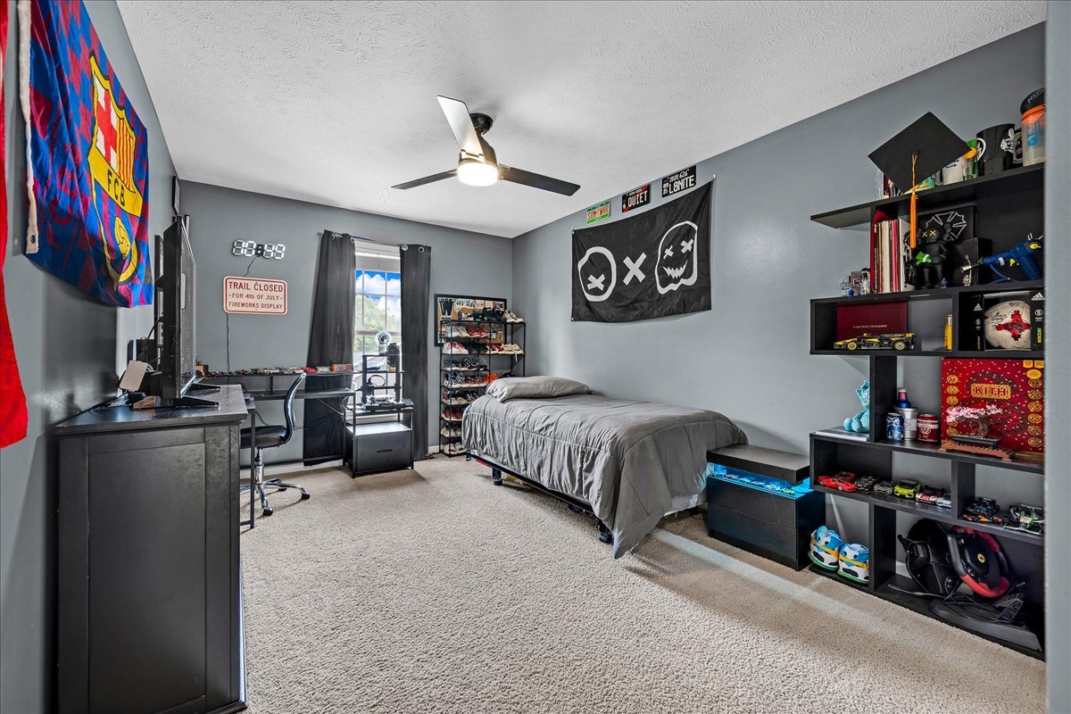 9 Willowbend Court, Bloomington, IL 61705