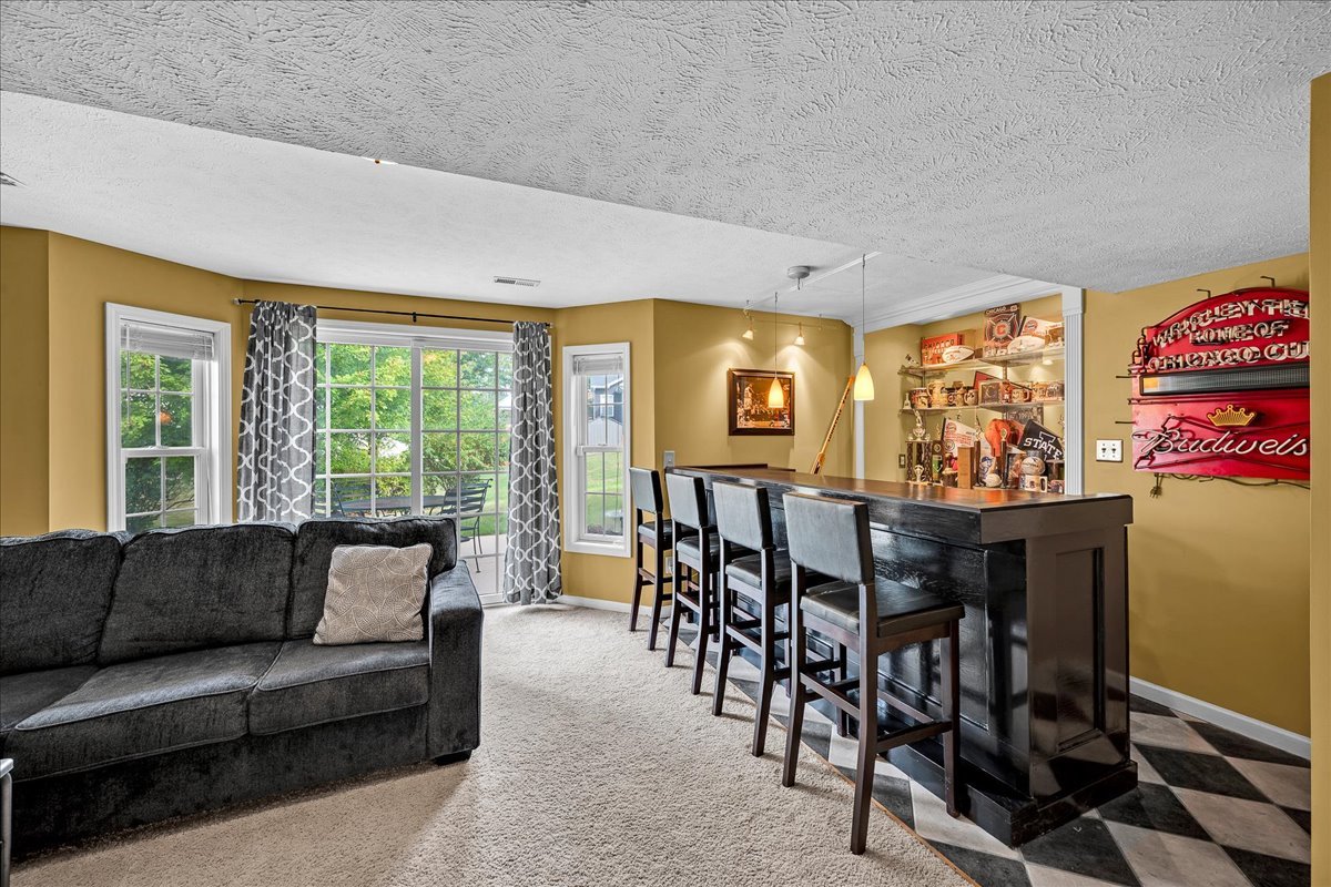 9 Willowbend Court, Bloomington, IL 61705