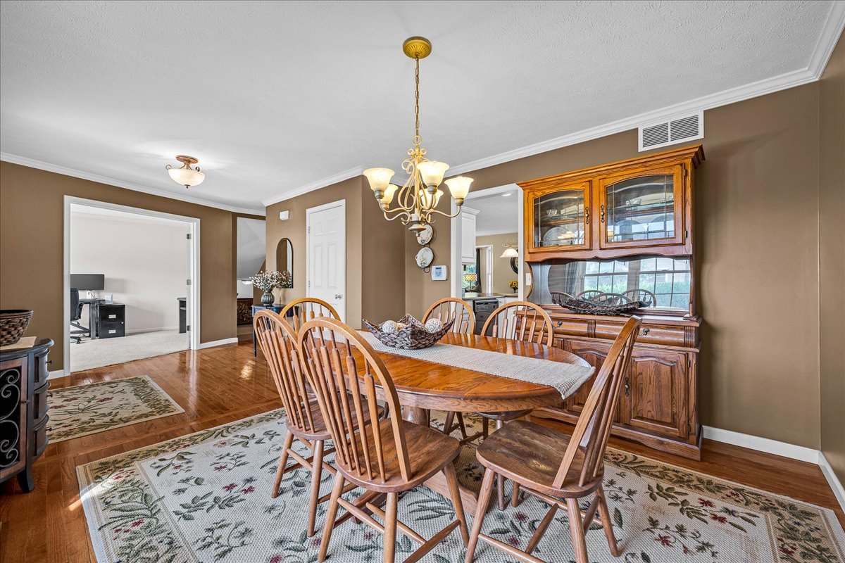 9 Willowbend Court, Bloomington, IL 61705