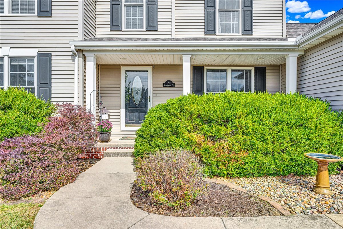 9 Willowbend Court, Bloomington, IL 61705