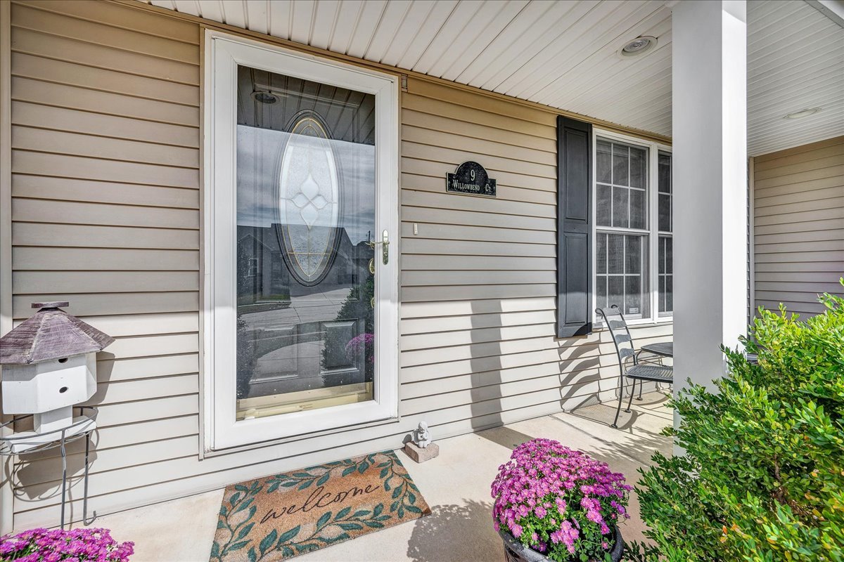 9 Willowbend Court, Bloomington, IL 61705