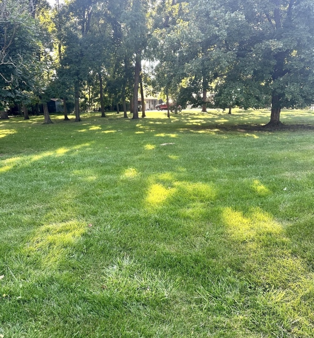 130 CRAB APPLE Lane, Oak Brook, IL 60523