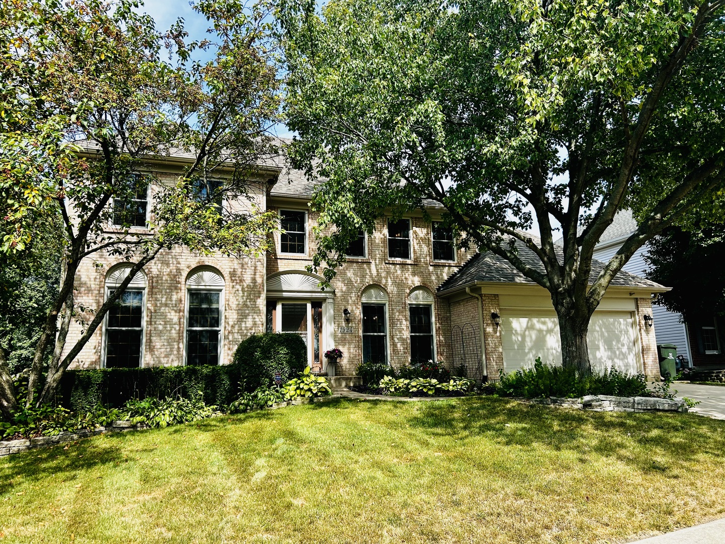 1924 Vassar Drive, Naperville, IL 60565