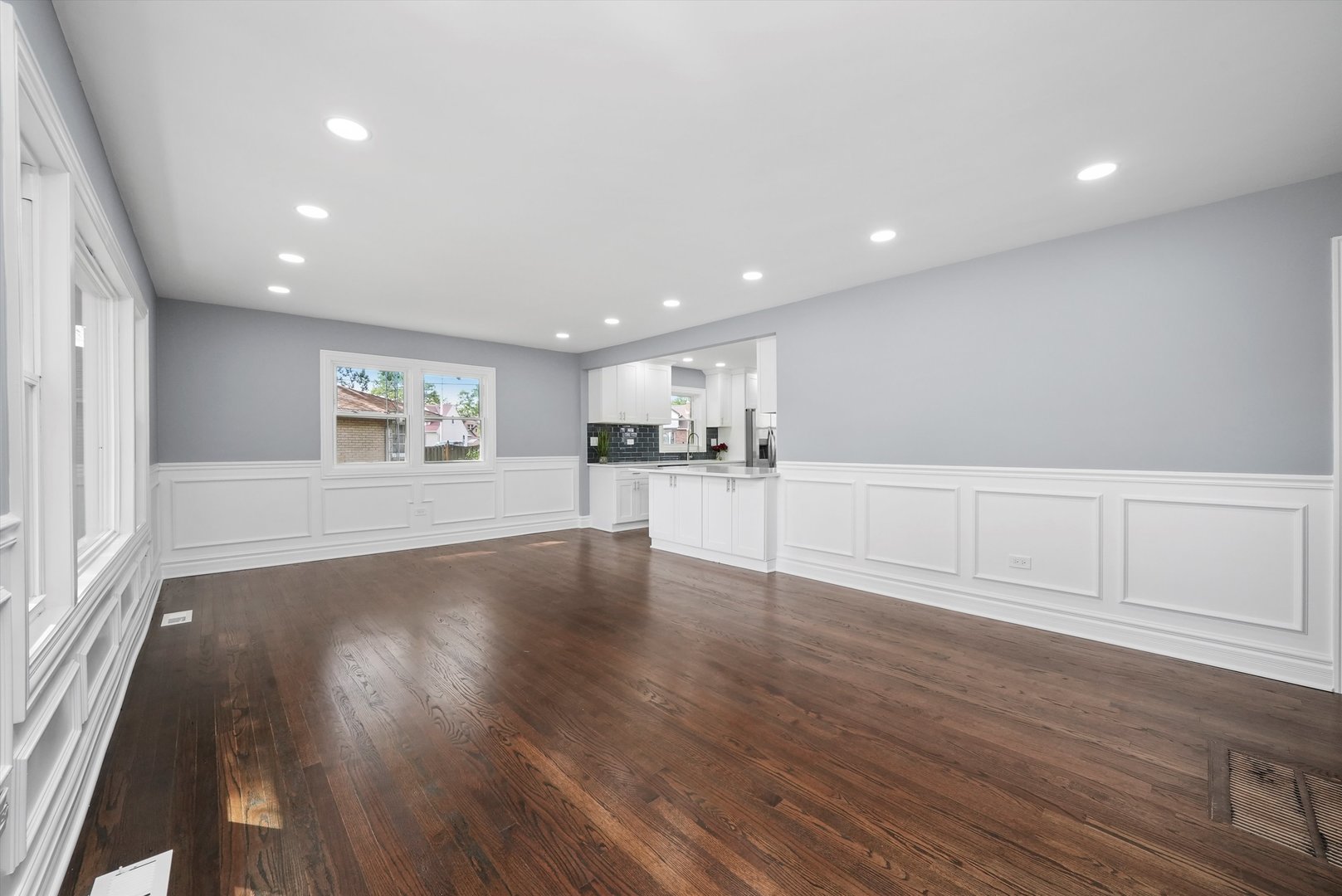 9624 W Shore Drive, Oak Lawn, IL 60453