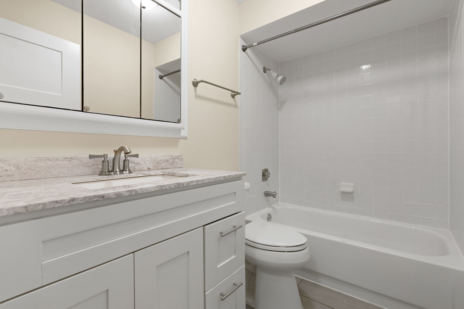 751 S DWYER Avenue #F, Arlington Heights, IL 60005