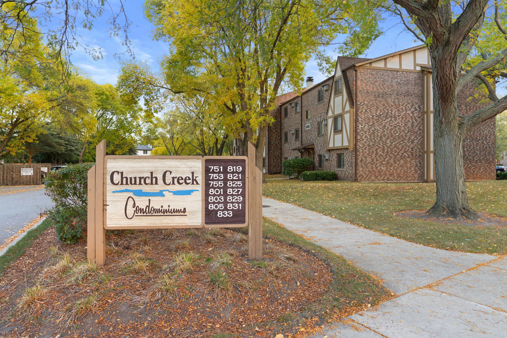 751 S DWYER Avenue #F, Arlington Heights, IL 60005