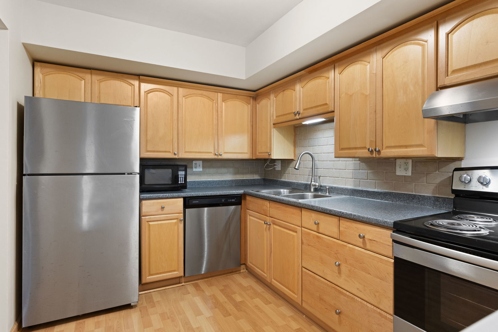 751 S DWYER Avenue #F, Arlington Heights, IL 60005