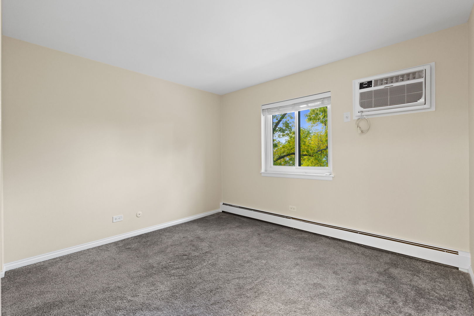 751 S DWYER Avenue #F, Arlington Heights, IL 60005