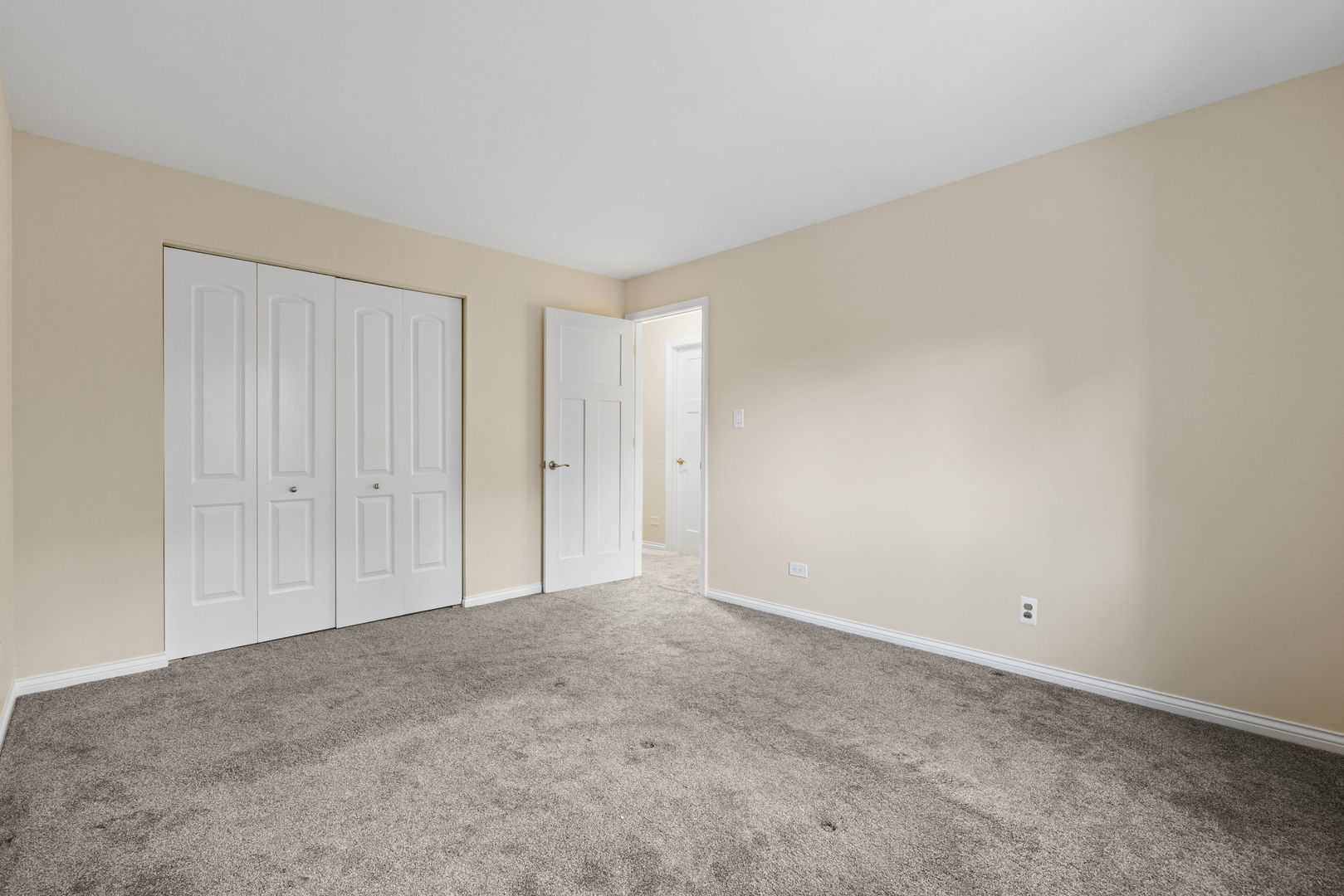 751 S DWYER Avenue #F, Arlington Heights, IL 60005