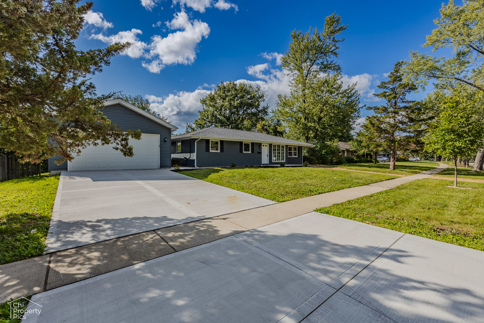 124 Westover Lane, Schaumburg, IL 60193
