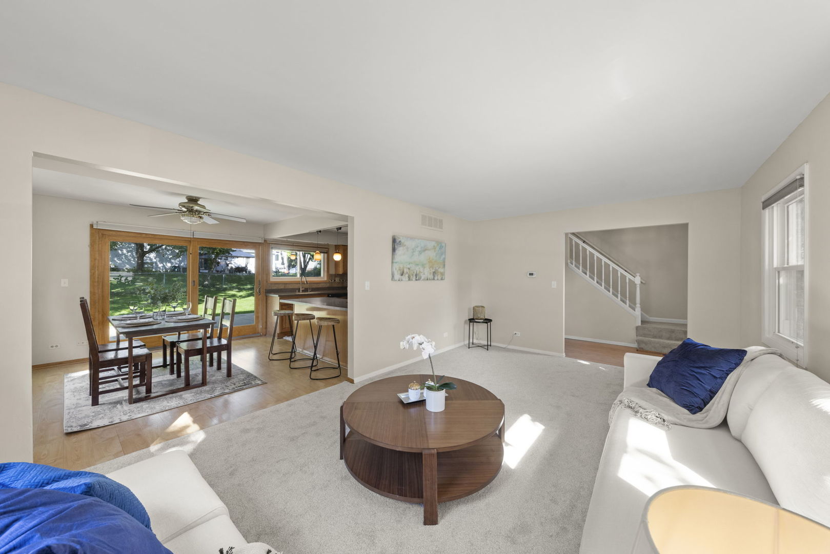 100 Ellington Drive, Schaumburg, IL 60194