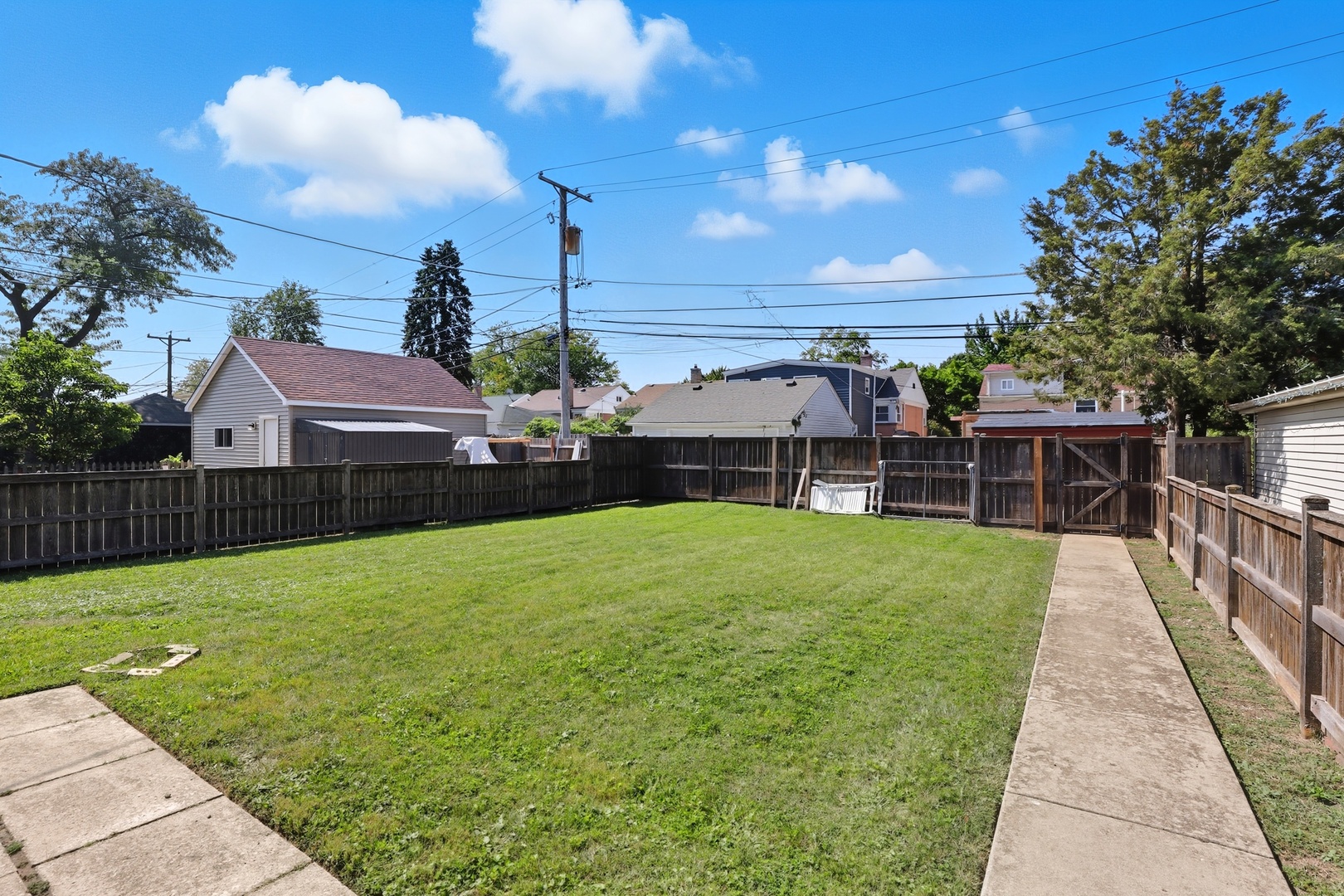 8728 Trumbull Avenue, Skokie, IL 60076