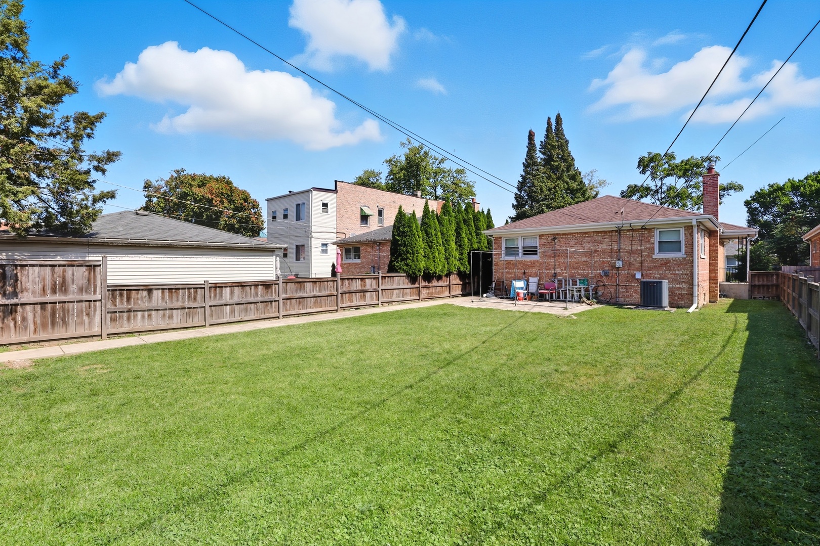 8728 Trumbull Avenue, Skokie, IL 60076