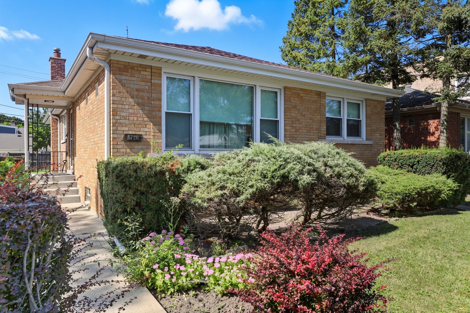 8728 Trumbull Avenue, Skokie, IL 60076