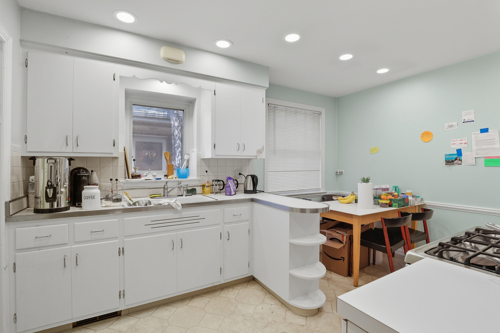 8728 Trumbull Avenue, Skokie, IL 60076