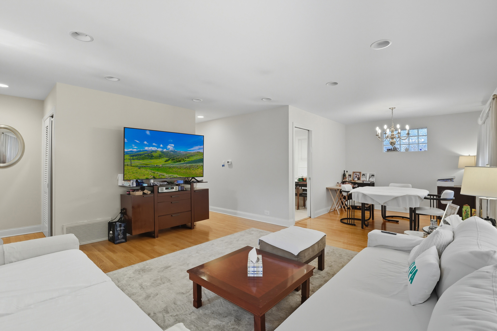 8728 Trumbull Avenue, Skokie, IL 60076