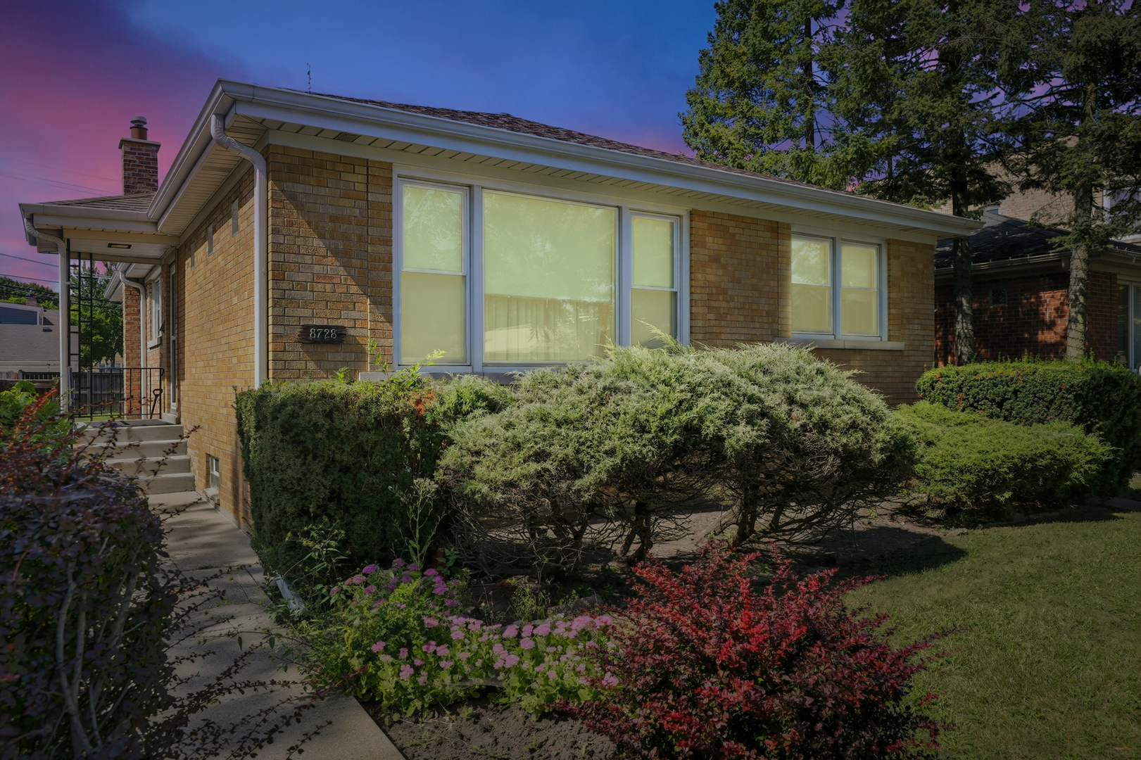 8728 Trumbull Avenue, Skokie, IL 60076