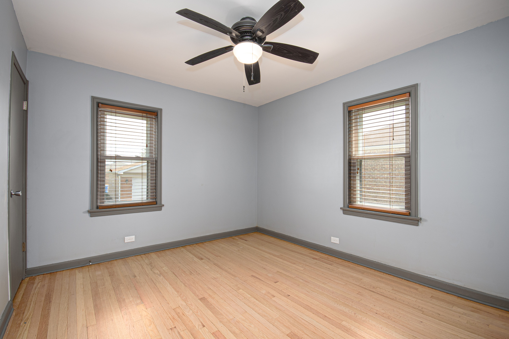 5533 S Menard Avenue, Chicago, IL 60638