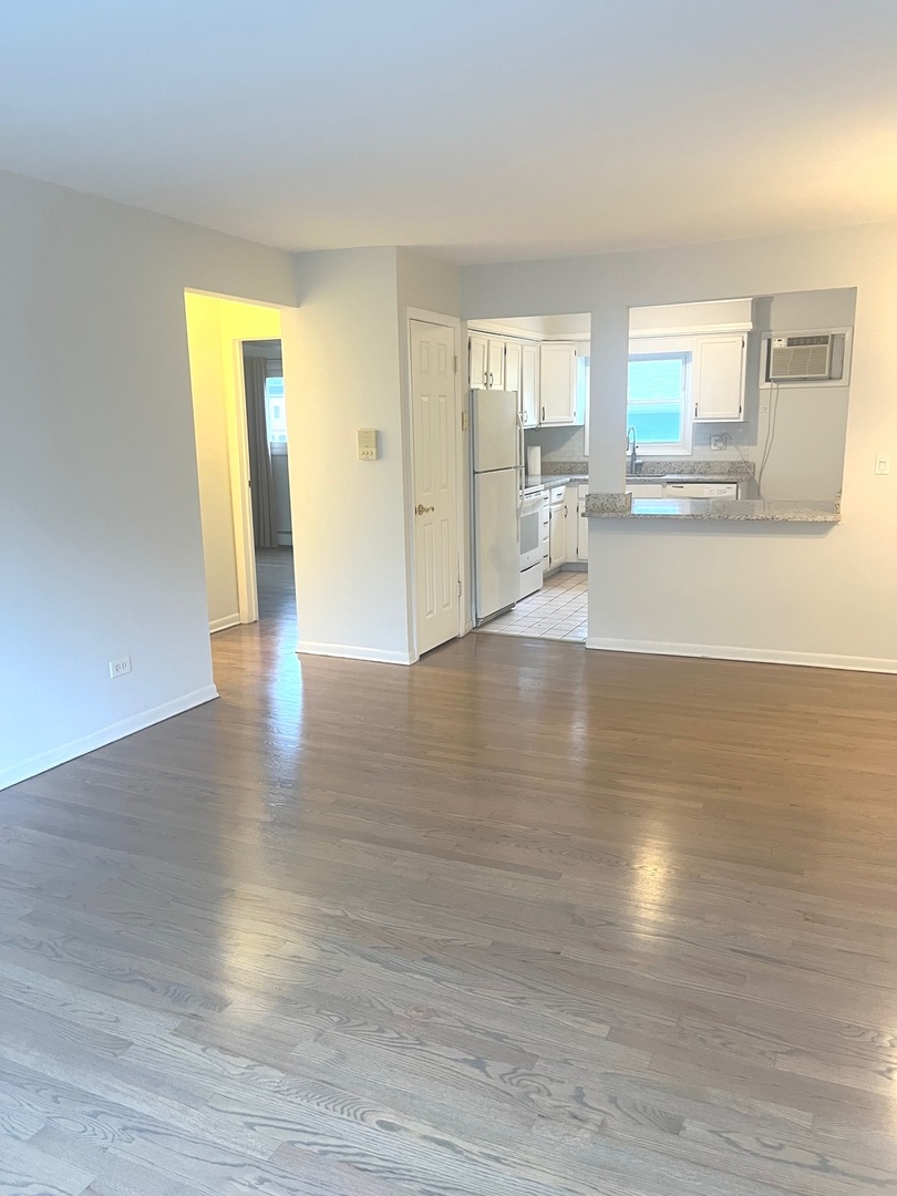 7952 Madison Street #3W, River Forest, IL 60305