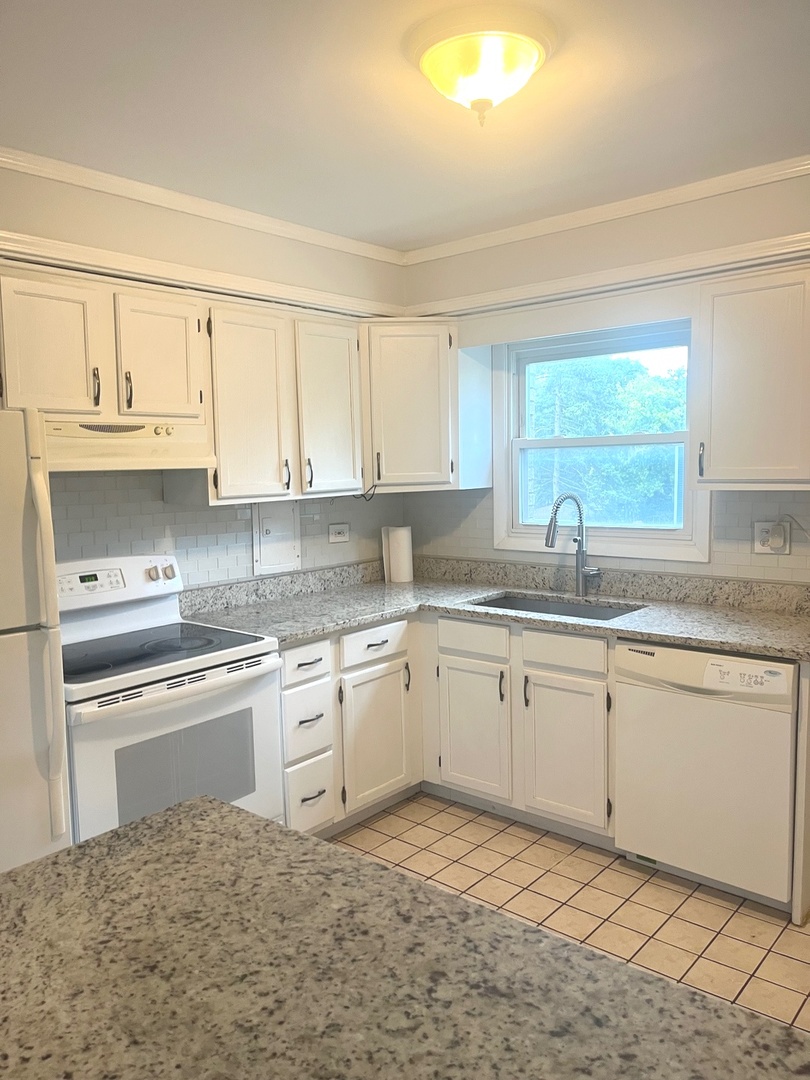 7952 Madison Street #3W, River Forest, IL 60305