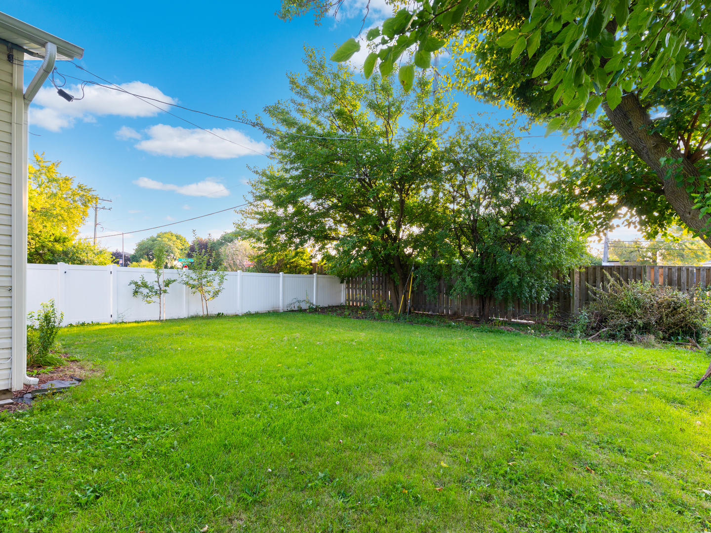 1591 Hillcrest Avenue, Hanover Park, IL 60133