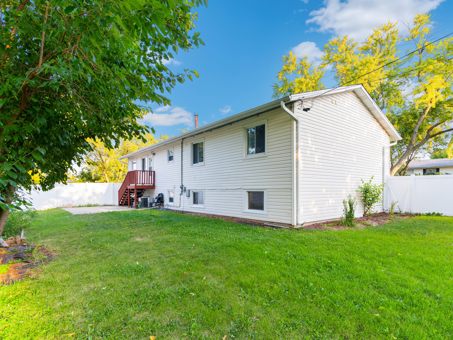 1591 Hillcrest Avenue, Hanover Park, IL 60133