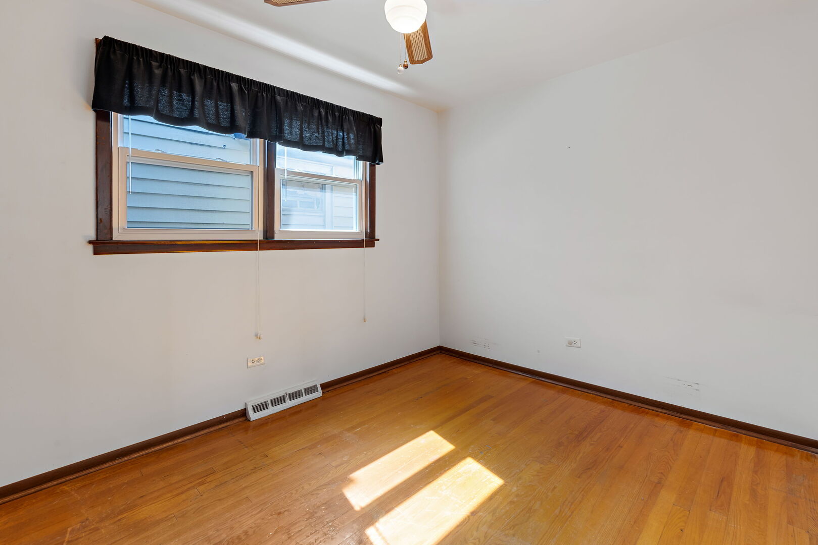 10800 S Avenue G, Chicago, IL 60617